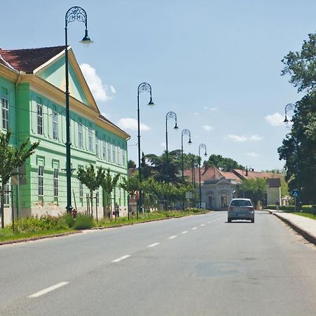 Korona Szallo Sarvar Ngoại thất bức ảnh