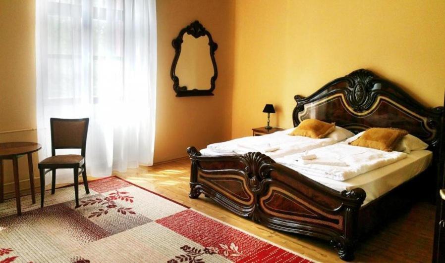 Korona Szallo Sarvar Ngoại thất bức ảnh